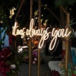 Rótulos de neón para decorar bodas